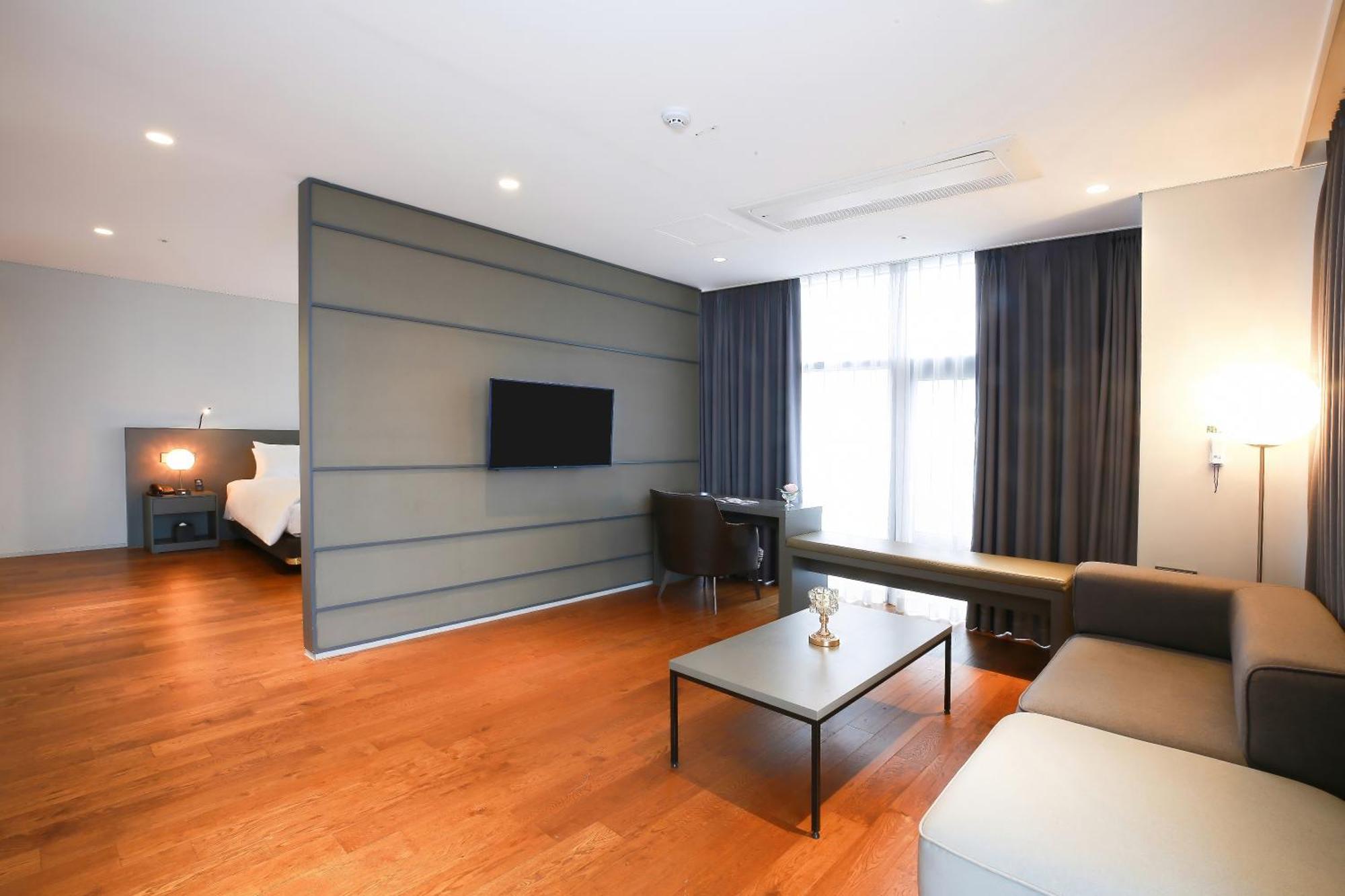 Westernlife Hotel Iksan Phòng bức ảnh